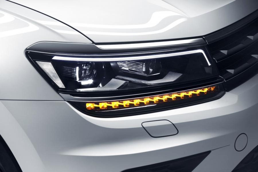 Детали экстерьера Volkswagen Tiguan 2017 года  (MX) (фото 13 из 21)